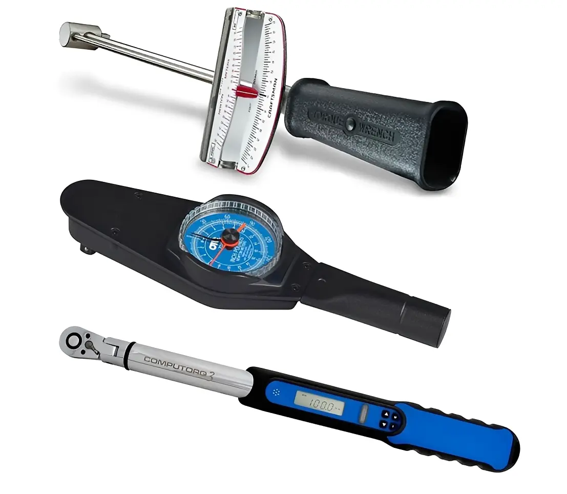 Torque wrenches with different measurement displays